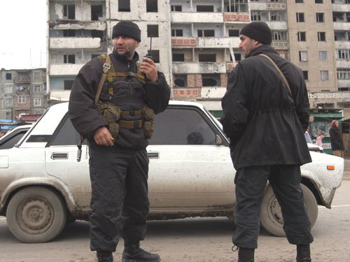 Установлены 2 боевиков, обстрелявшие машину с полицейскими в Чечне